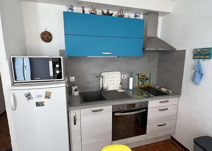 T2 Avec Terrasse, Climatisation, Parking - - Fr-1-701-6 Apartment *